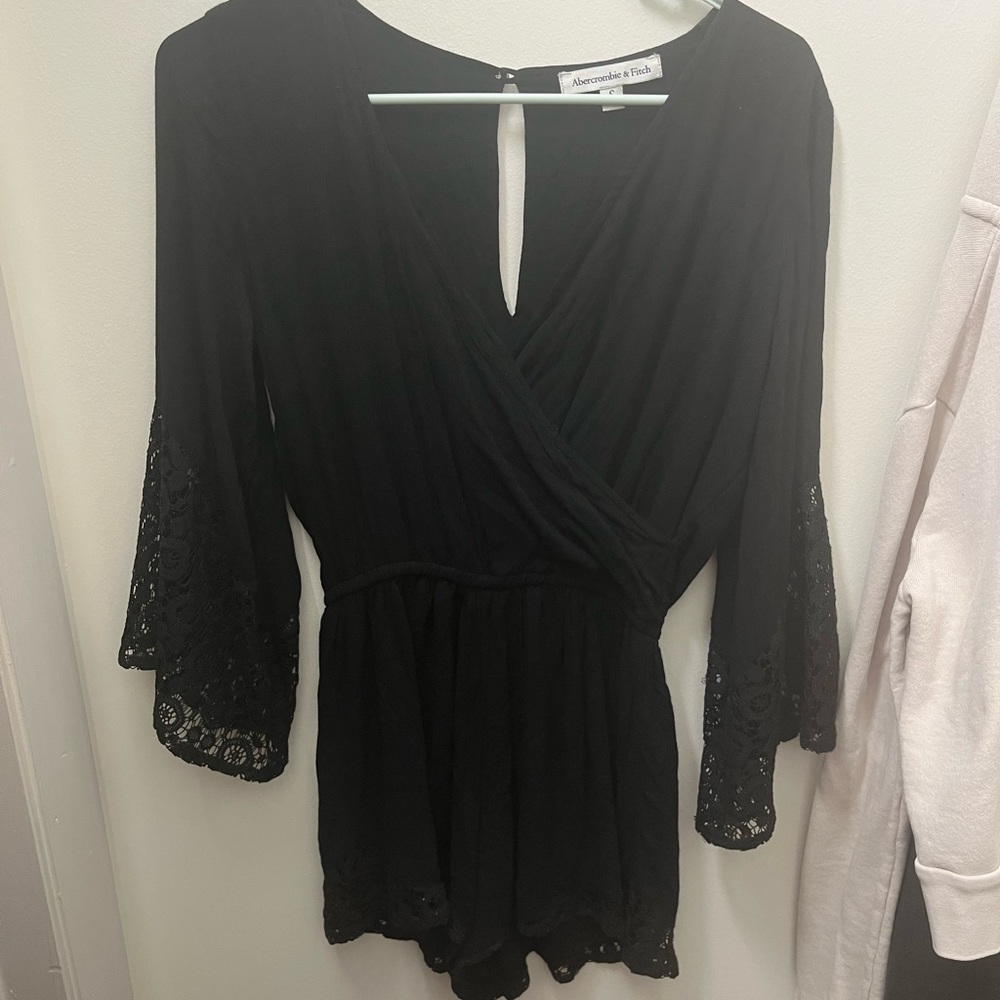 Abercrombie & Fitch black romper SIZE SMALL